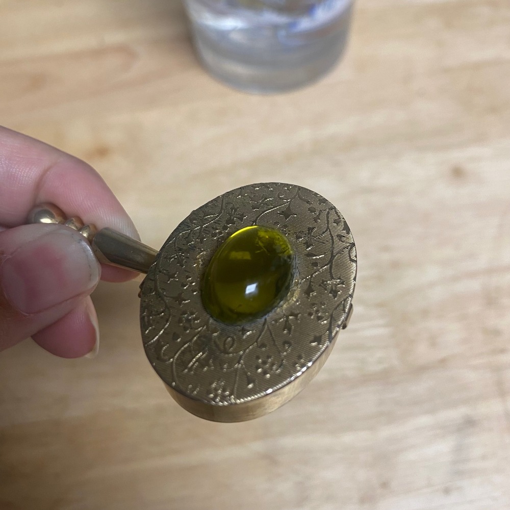 Vintage Pill Box Trinket Case Gold Tone Yellow/Green Cabochon Etched Floral - Picture 12 of 14
